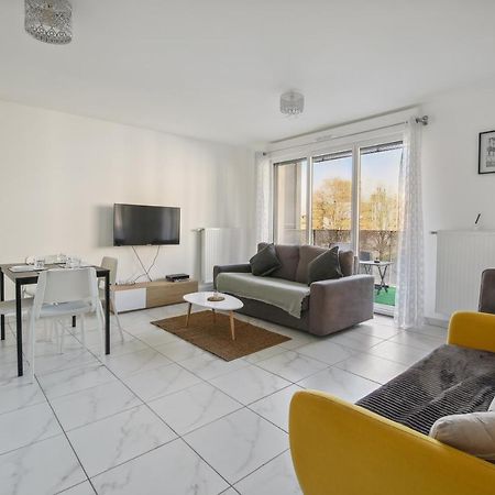 Chic Apart With Balcony Near Paris Apartment อีวรี-ซูร์-แซ็น ภายนอก รูปภาพ